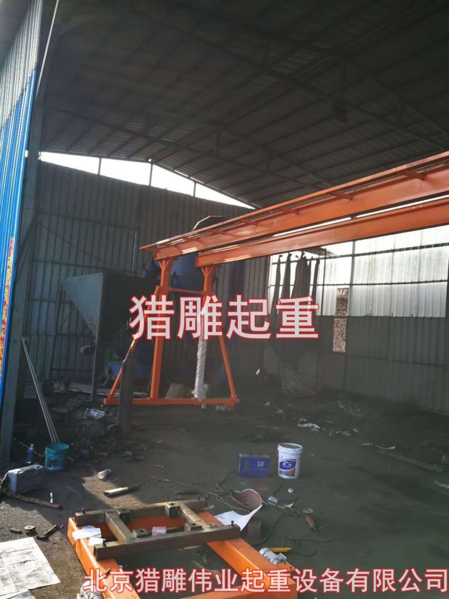 雙梁小型龍門吊產品